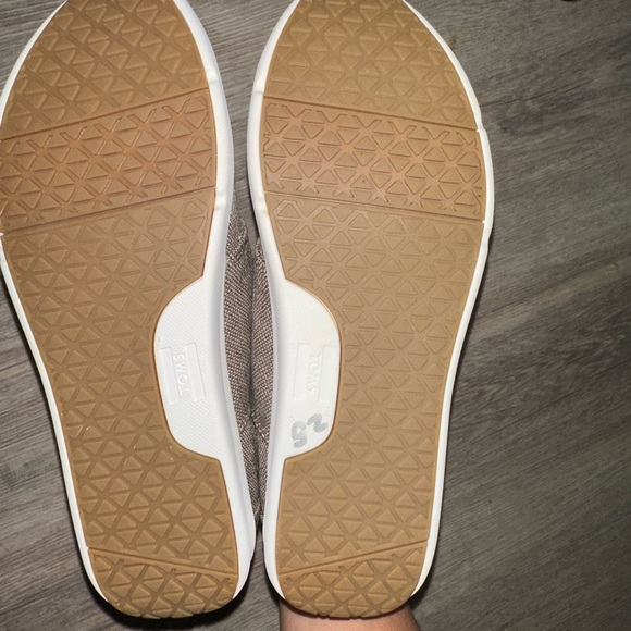 Women’s Toms Del Rey 7.5 - Picture 2 of 4